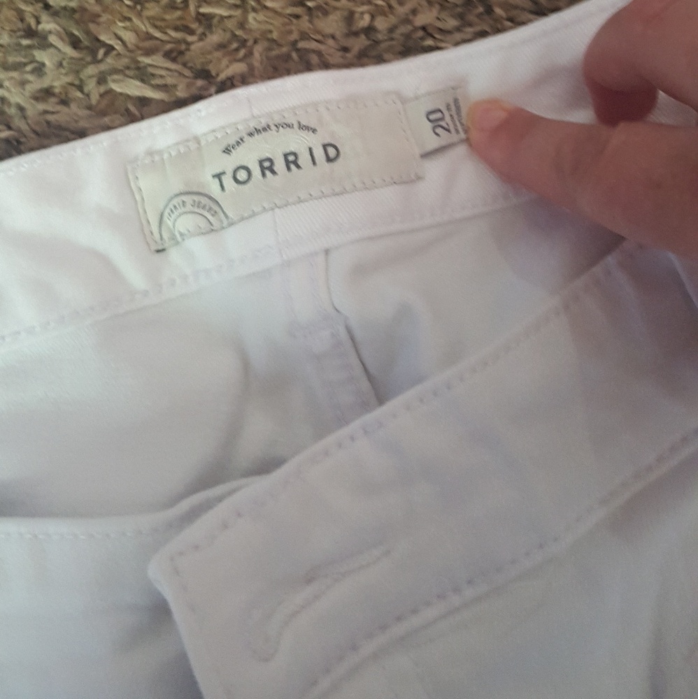 Torrid size 20 boyfriend jeans white